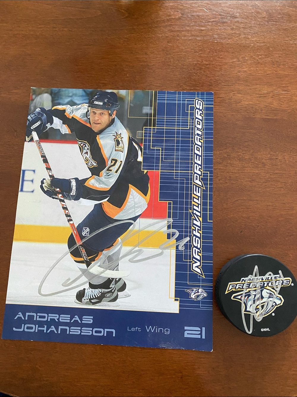 Nashville Predators Andreas Johansson Signed Hockey Card & Puck - Black/Yellow